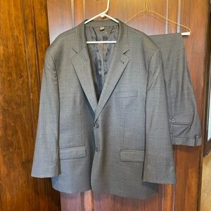 Men's Gray Suit, Oak Hill Premium Jacket 54R, Pants 46x30. Worn once.